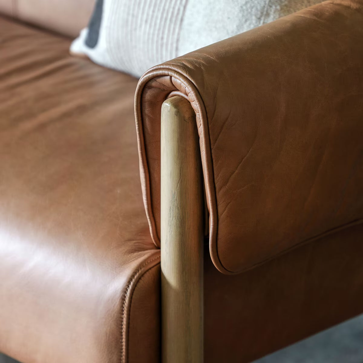 Luxury Gallery Stratford Brown Leather 2 Seater Sofa