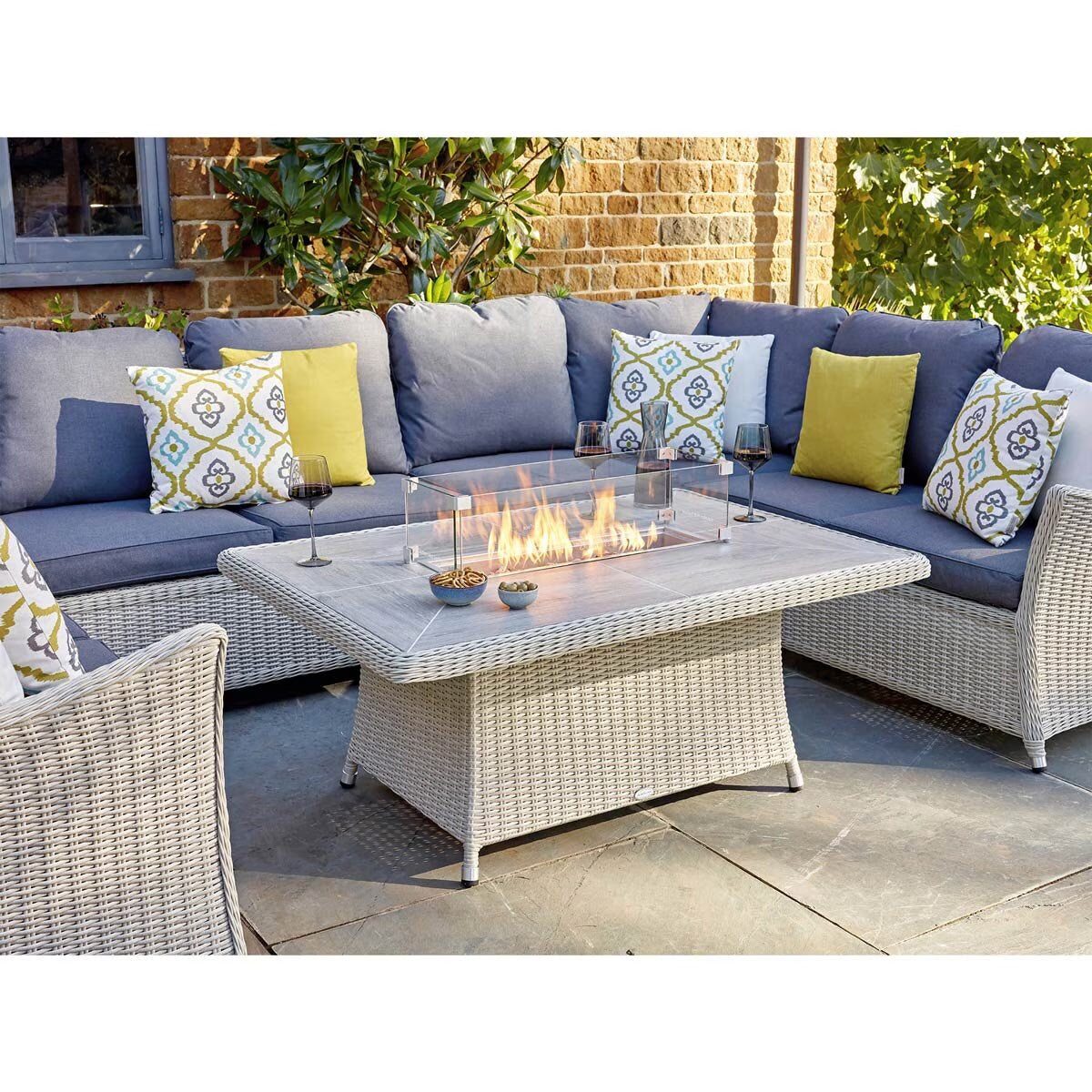 Bramblecrest Monterey Rattan Modular U-Shaped 4 Piece Fire Patio Set