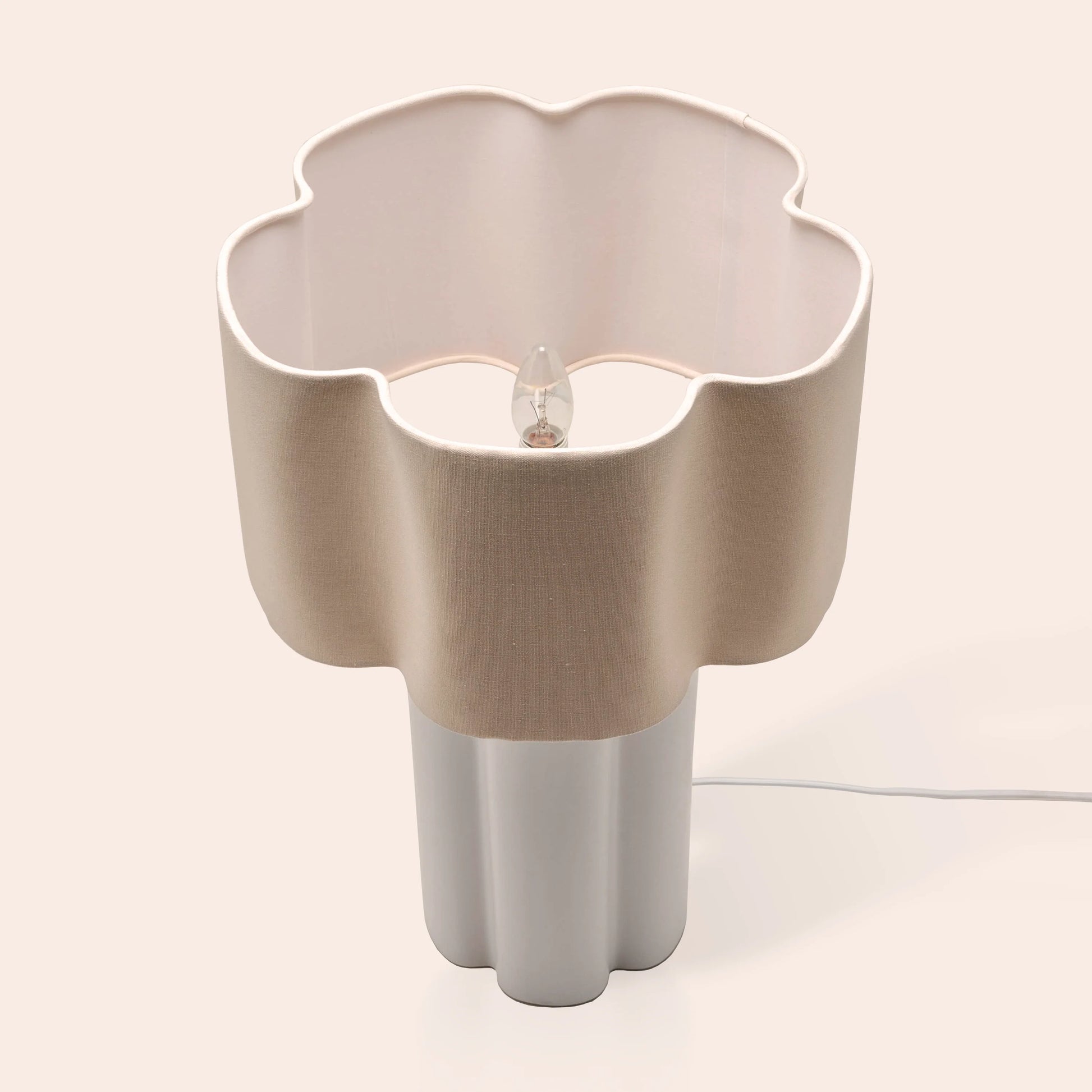 White flower ceramic table lamp - BlissVeranda