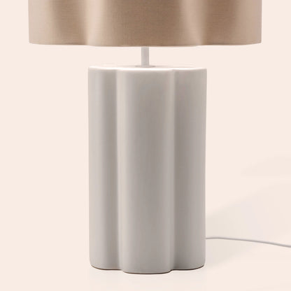 White flower ceramic table lamp - BlissVeranda